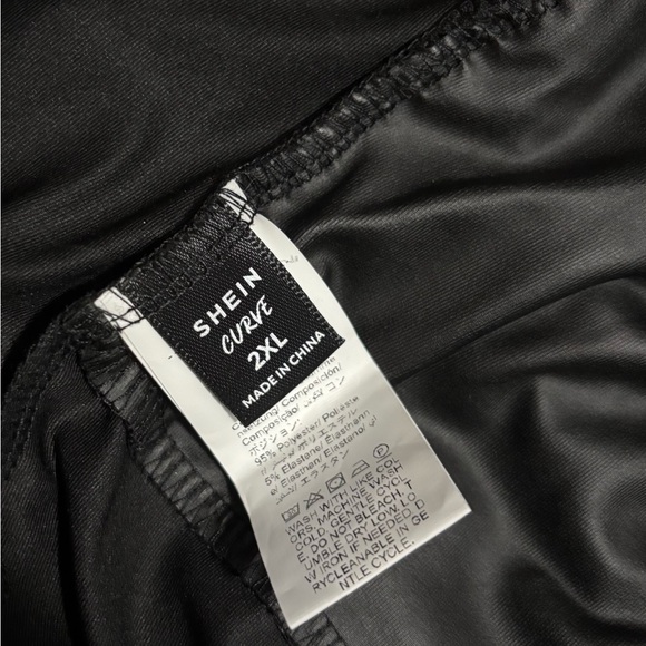 Black Long Sleeve Pleather Bodysuit - Picture 3 of 3